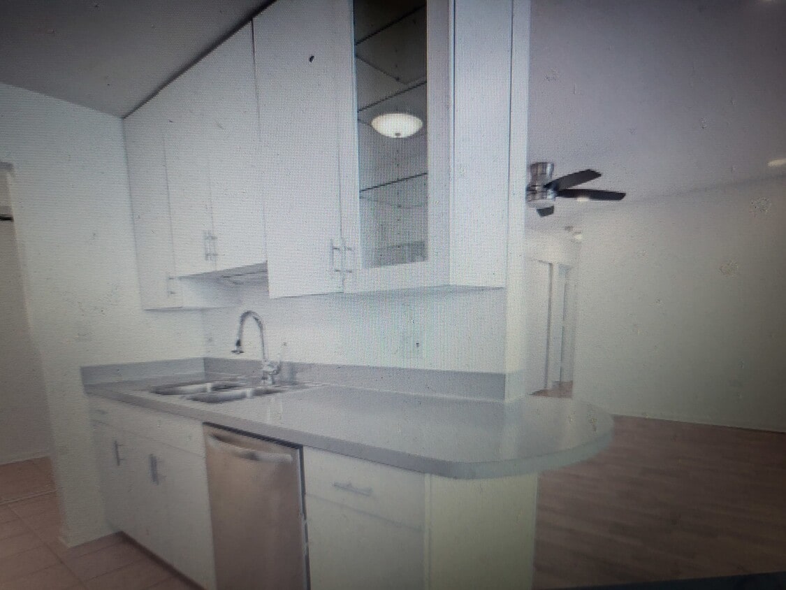 Primary Photo - 8440 Skokie Blvd