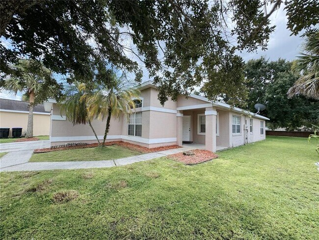 Foto del edificio - 1730 Bridgeview Cir