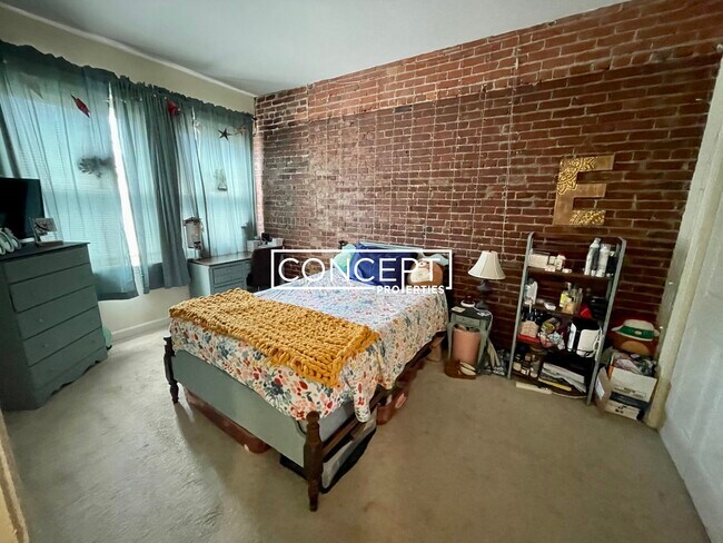 Building Photo - 1406 Beacon St