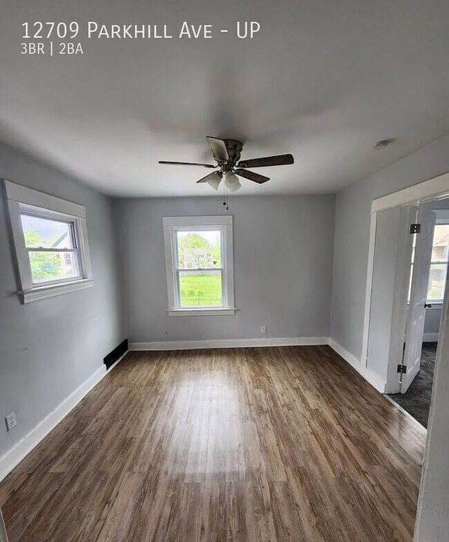 Foto del edificio - 12709 Parkhill Ave