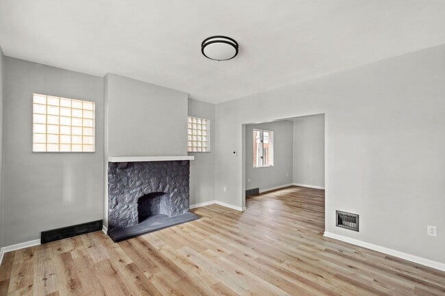 Building Photo - Stunning 3 bedroom home in Turtle Creek av...