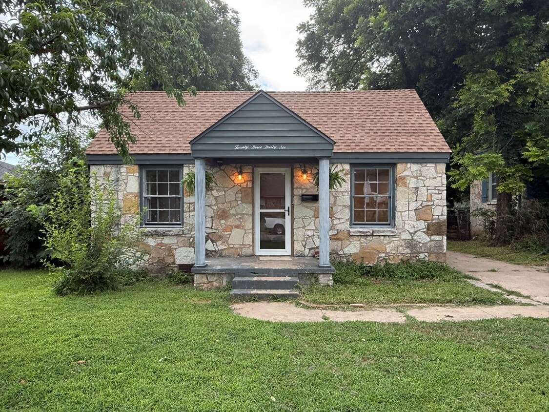 Primary Photo - 2336 NW 32nd St
