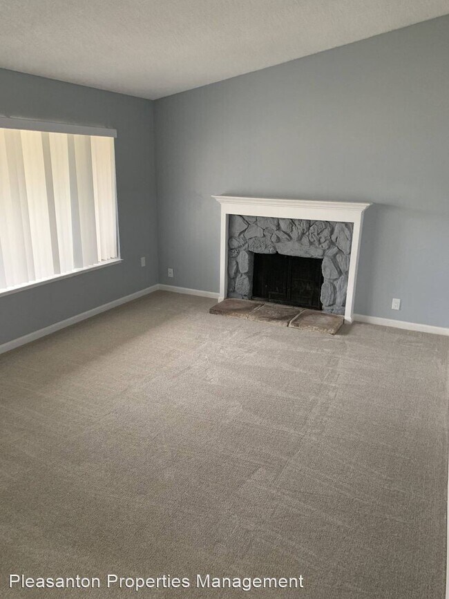 Building Photo - 3 br, 2 bath House - 1671 Heidelberg Dr.