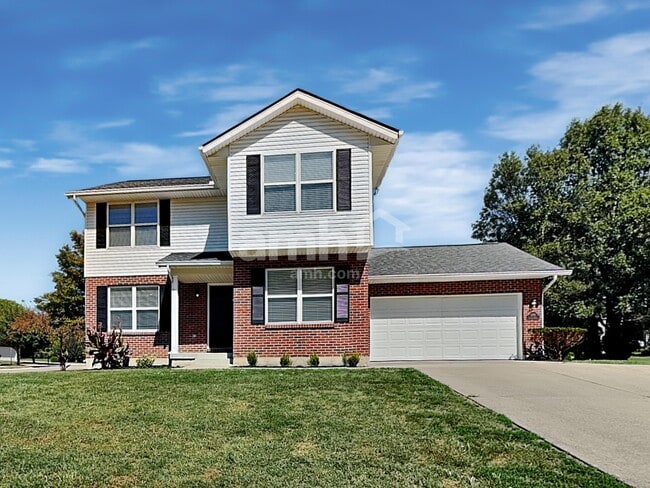 Building Photo - 3270 Village Dr