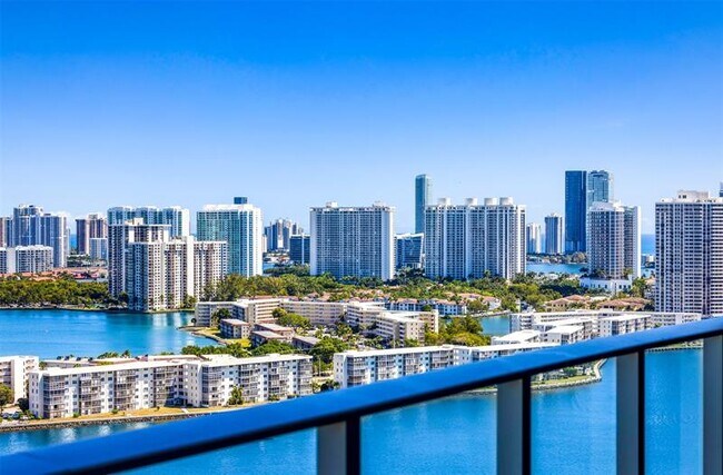 Foto del edificio - 17301 Biscayne Blvd