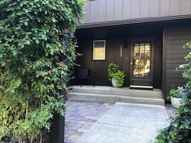 Foto del edificio - 7223 S Cedar Rd