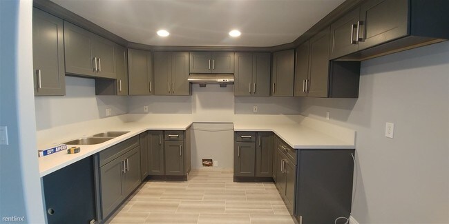 Building Photo - 3 br, 2 bath Condo - 13929 Magnolia Street
