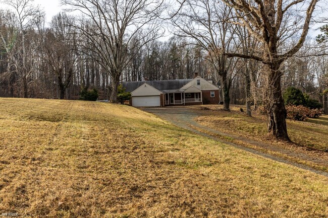 Building Photo - 4 br, 3 bath House - 1118 Wolf Trap Road