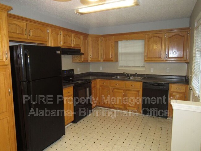 Foto del edificio - 7060 Old Springville Rd