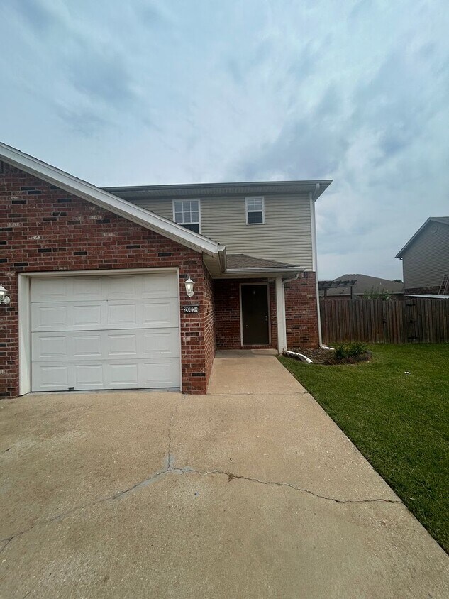 Foto principal - 2685 Ponchartrain St