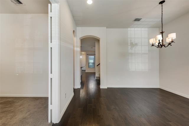 Foto del edificio - 225 E Spring Valley Rd