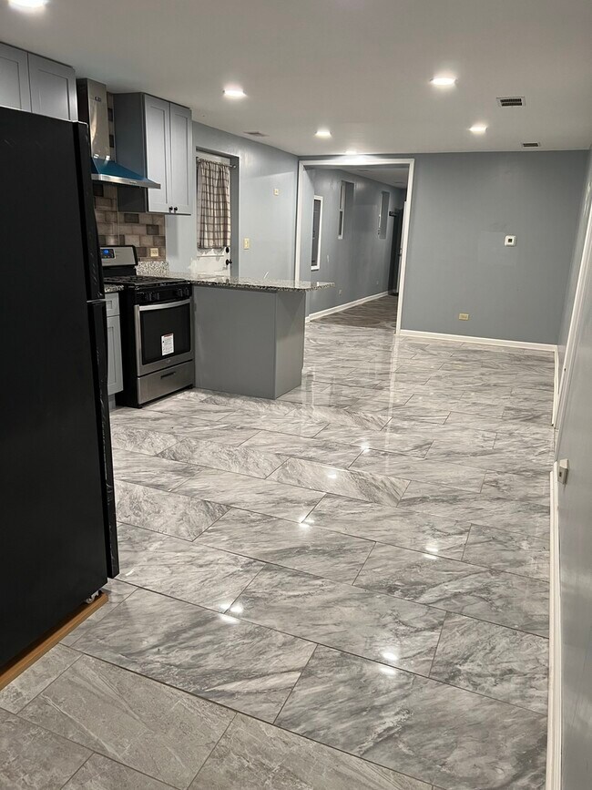 Foto del edificio - 214 Chicago Ave