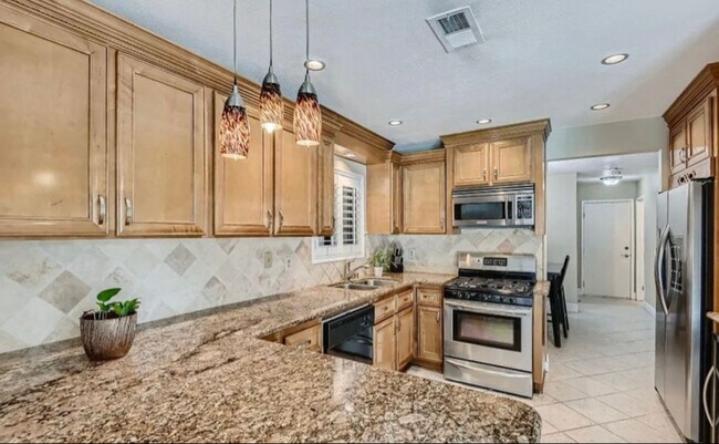 Building Photo - 7041 Encore Way