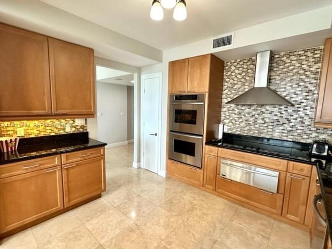 Photo - 20201 E Country Club Drive 903, Aventura, FL 33180