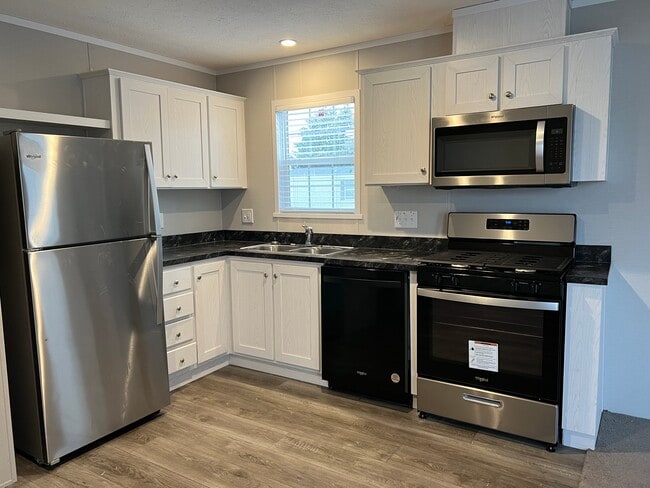 Building Photo - 50 Ash Ave