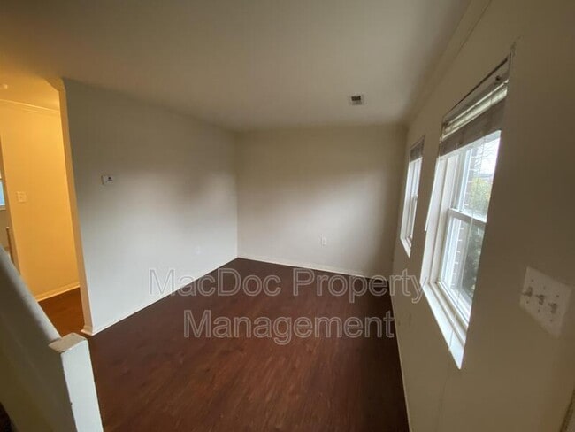 Foto del edificio - 729 Anvil Rd