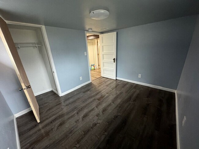 Building Photo - 6-Bedroom Home with BBQ Haven, She-Shed, a...