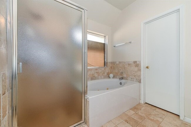 Building Photo - 11830 Hueco Tanks Dr