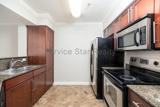 Foto del edificio - 2025 E Campbell Ave