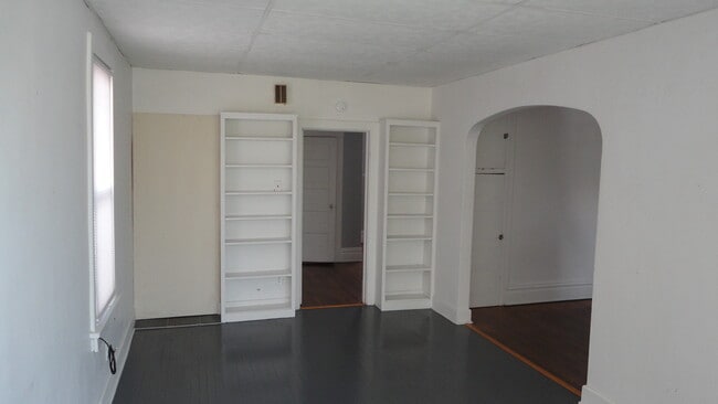 Building Photo - 353 Demain Ave