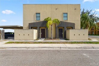 Building Photo - 14 W Daffodil Ave