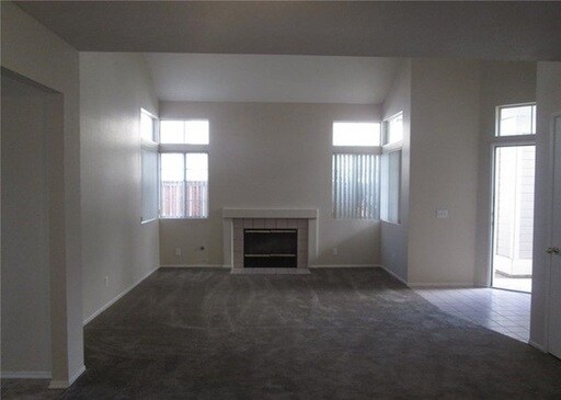 Building Photo - 15654 Coventry Ln