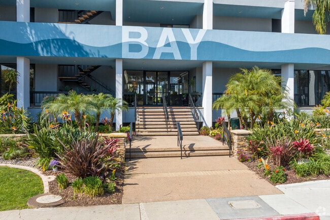 Building Photo - Bay Apartments