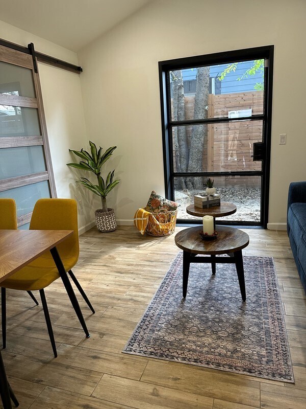 Building Photo - Fully Furnished 1 Bed/1 Bath Home for Rent!