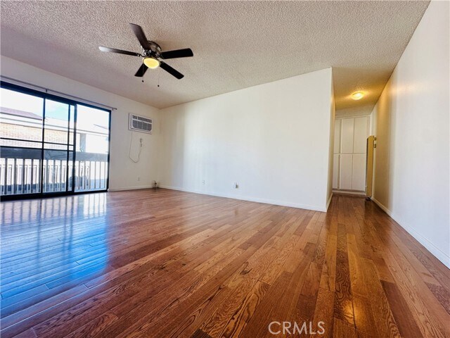 Foto del edificio - 4146 Elm Ave