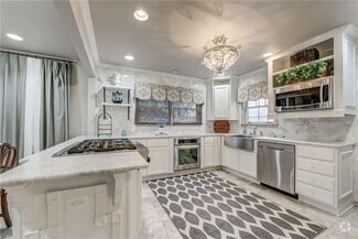 Building Photo - 5250 Mimosa Dr