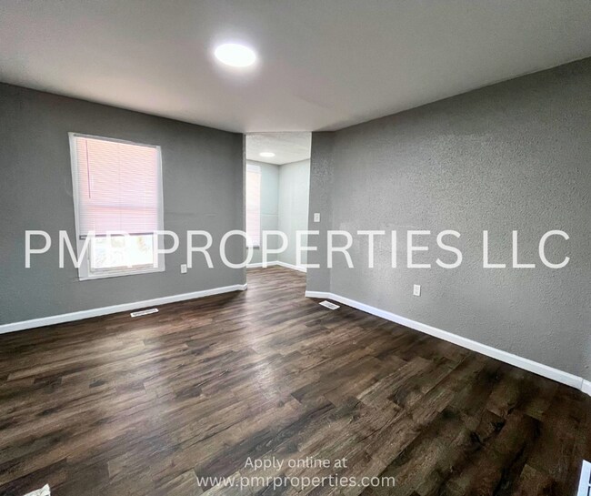 Building Photo - 2 Bedrooms/1 Bathroom House