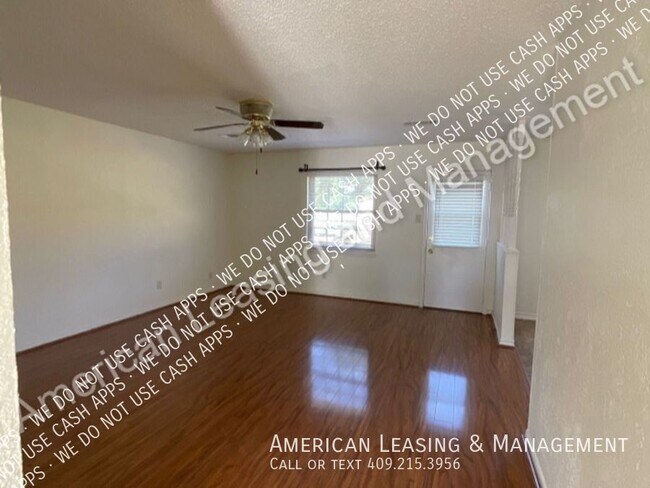 Building Photo - 3/2 Available in Beaumont's Glen Oaks Addi...