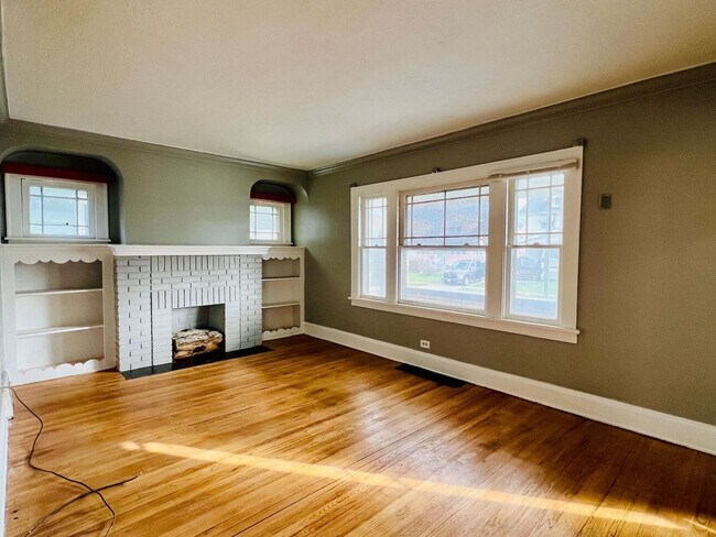 Foto del edificio - 3542 W 119th St