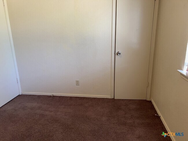 Foto del edificio - 2407 Kirk Cir