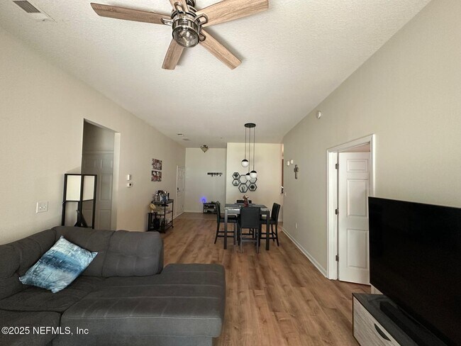 Foto del edificio - 13792 Herons Landing Way