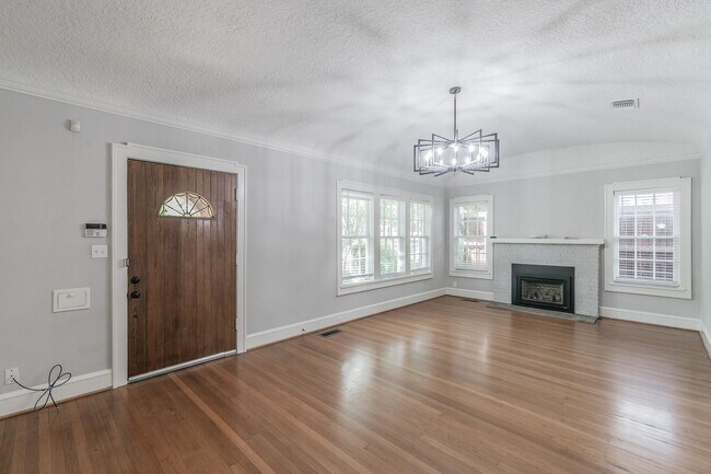 Foto del edificio - WONDERFUL BERKELEY LOCATION!  Immaculate One Story Craftsman!