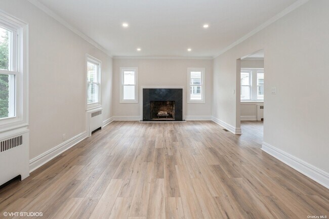Building Photo - 25 Muriel Ave
