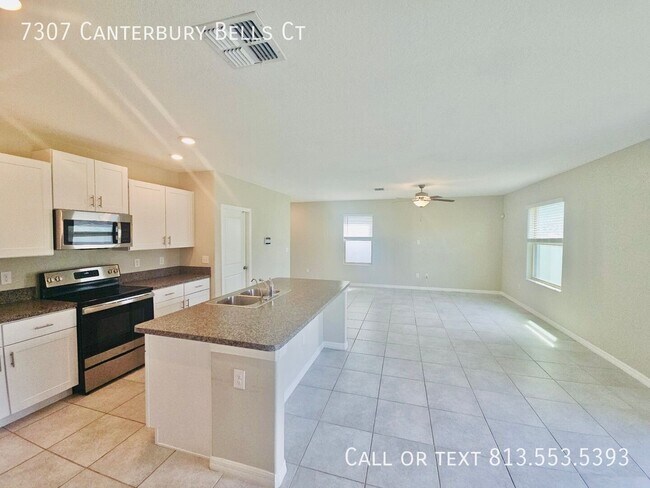 Foto del edificio - 7307 Canterbury Bells Ct