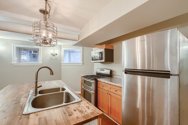Foto del edificio - 3425 W Adams St