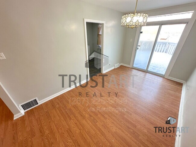 Building Photo - 217 Stevens St