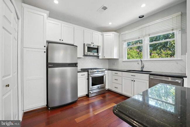 Foto del edificio - 3911 Courtland Cir