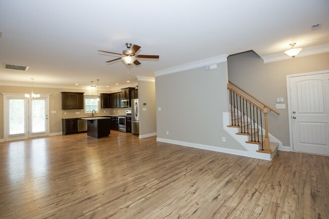 Building Photo - Beautiful home in Gated Community of Woodlake