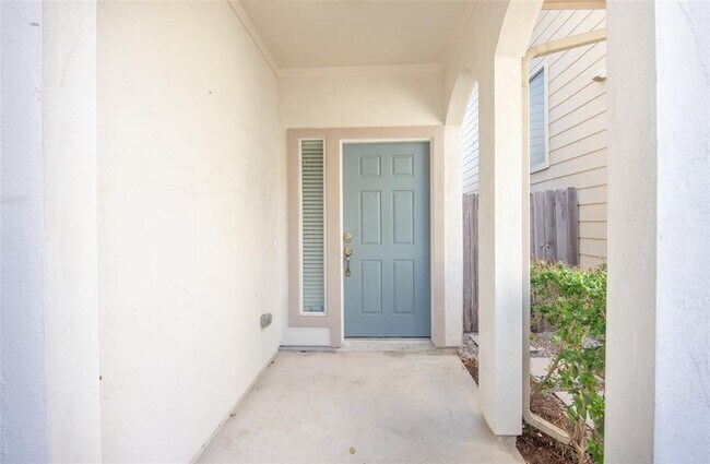 Building Photo - 10034 Hillside Bayou Dr