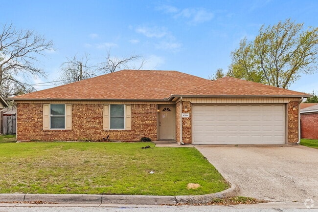 Building Photo - 6306 Twin Maple Ct