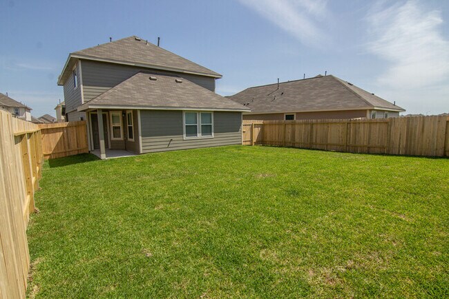 Building Photo - 24415 Amaldi Ct