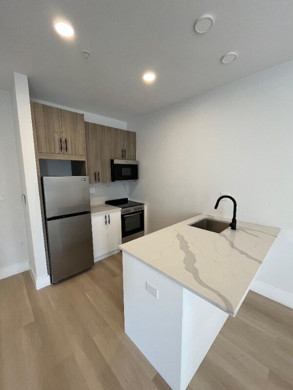 Foto del edificio - 316 Forrest St