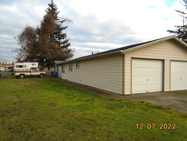 Building Photo - 390 Donna Ct