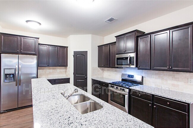 Foto del edificio - 453 Cherry Creek Dr