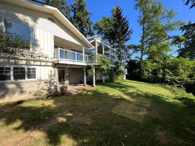 Building Photo - Great House For Rent