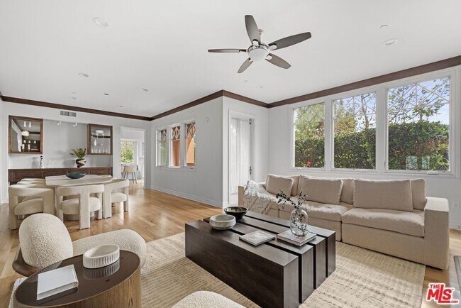 Foto del edificio - 6241 Crescent Park W